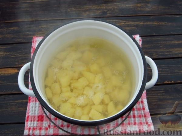 Постный суп из лечо и картошки