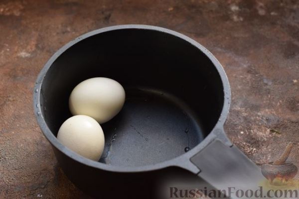 Слоёные рулетики-улитки с яйцом,  сыром и зеленью