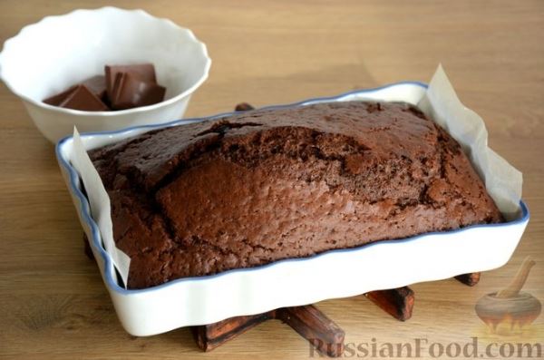 Влажный шоколадный пирог на кефире, с изюмом